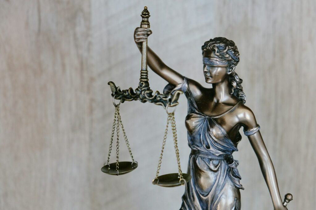 cuanto-cuesta-el-seo-para-abogados-portada