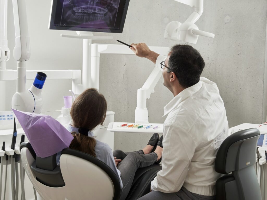 por-que-tu-clinica-dental-no-aparece-en-google-portada