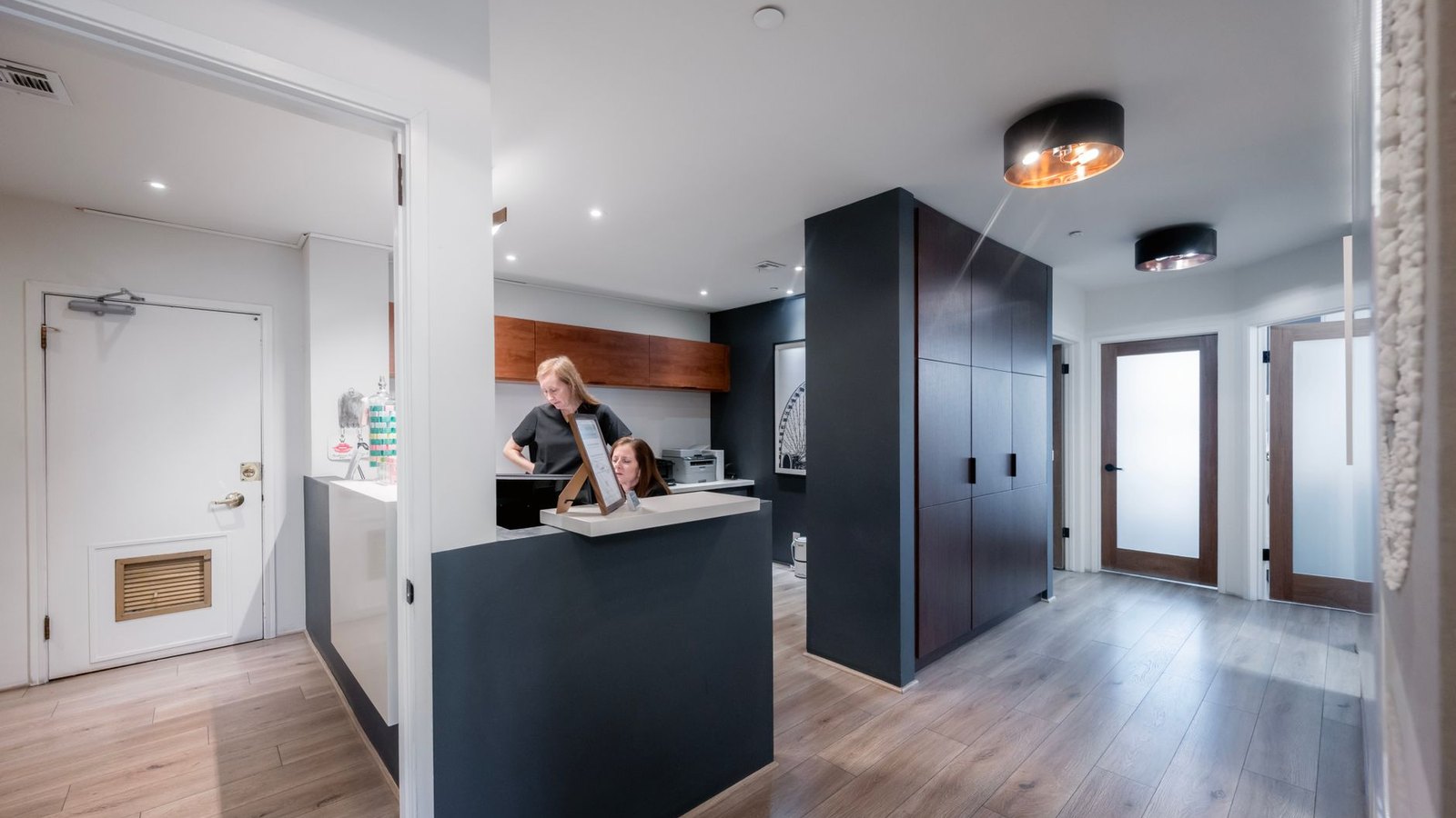 Sala de recepción de una clínica dental