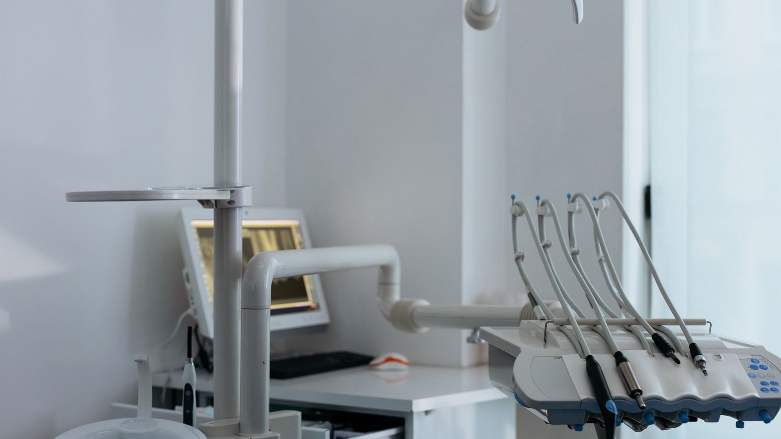 Gabinete de una clínica dental preparado para la siguiente visita