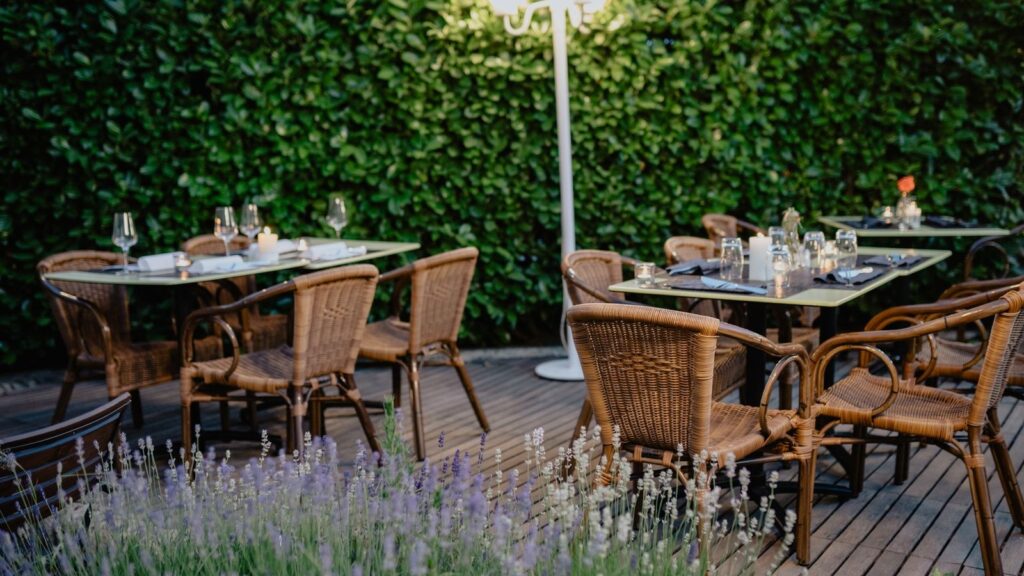SEO o Google Ads para restaurantes: qué llena mesas antes
