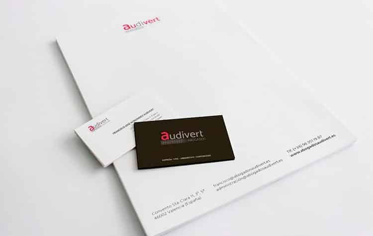 Imagen de mockup de la papelería de Audivert