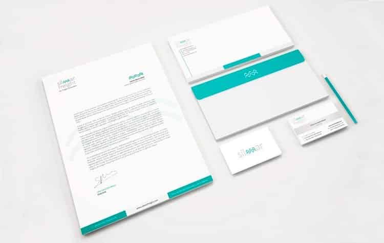 Mock up de la papelería completa corporativa de Silmar
